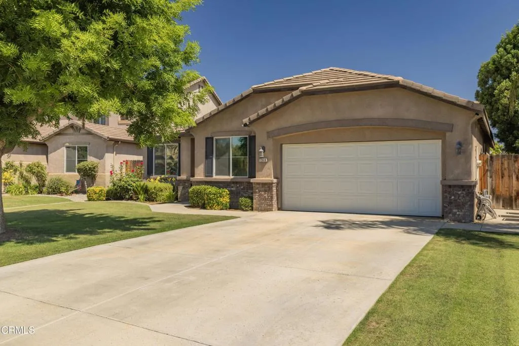 05_front_exterior_5