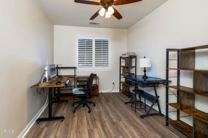 17_office_2