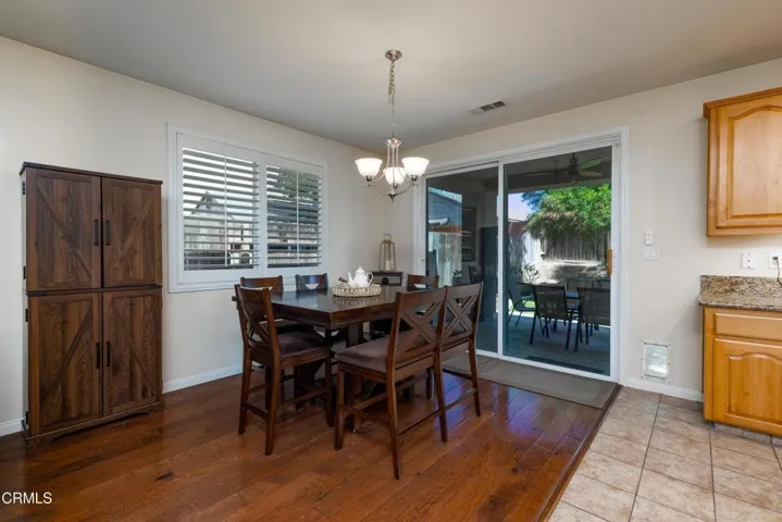 11_dining_room
