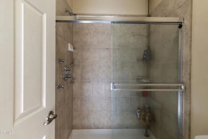 25_bathroom_2