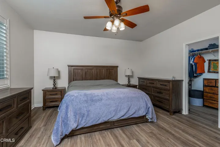 21_bedroom_2