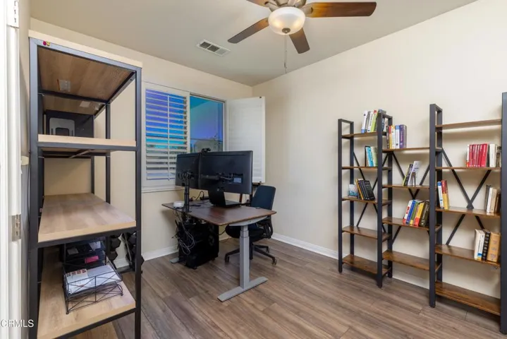 16_office_1