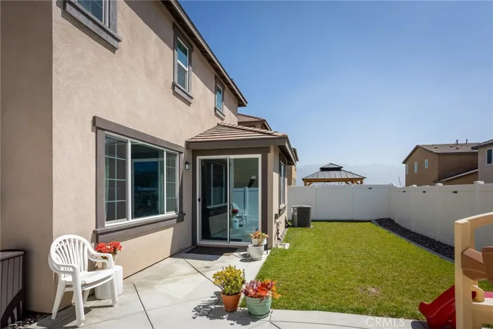 2467 Gunner Ridge, Rialto, California 92377