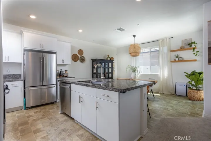 2467 Gunner Ridge, Rialto, California 92377