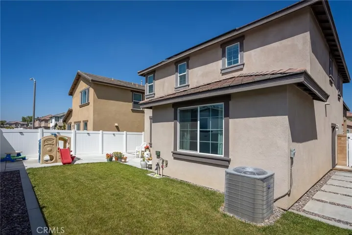 2467 Gunner Ridge, Rialto, California 92377