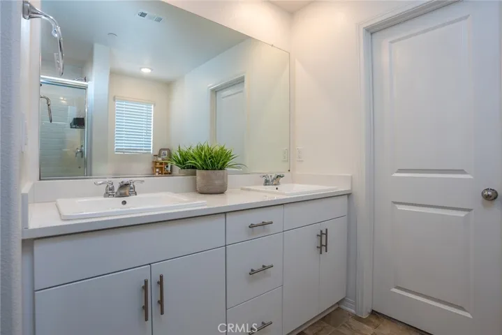 2467 Gunner Ridge, Rialto, California 92377