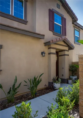 2467 Gunner Ridge, Rialto, California 92377