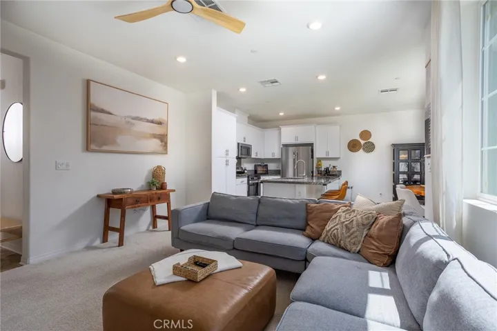 2467 Gunner Ridge, Rialto, California 92377