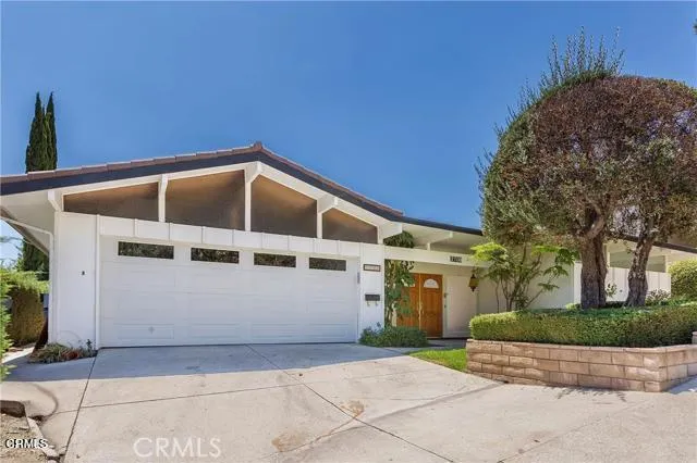 2708 Pinelawn front view 1