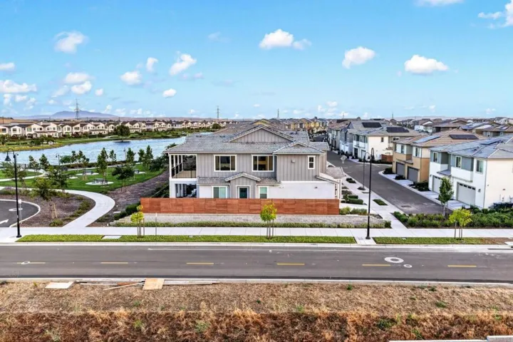 2466 Shore Vista, Fairfield, California 94533