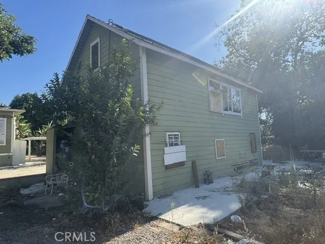 850 E Columbia, Pomona, California 91767