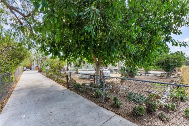 850 E Columbia, Pomona, California 91767