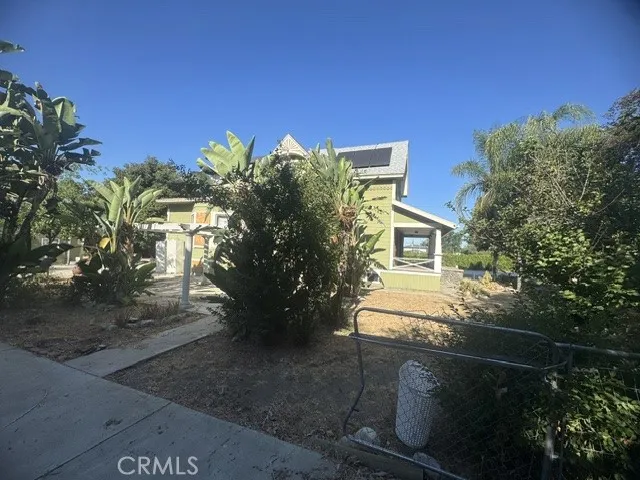 850 E Columbia, Pomona, California 91767
