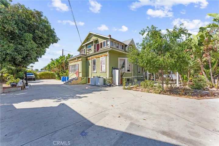 850 E Columbia, Pomona, California 91767