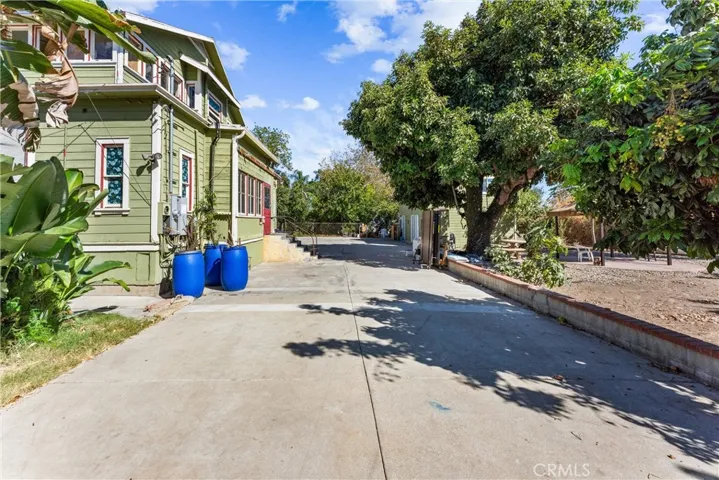 850 E Columbia, Pomona, California 91767