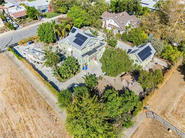 850 E Columbia, Pomona, California 91767