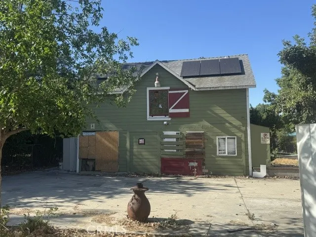 850 E Columbia, Pomona, California 91767