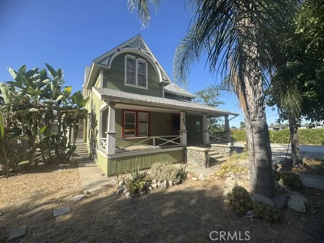850 E Columbia, Pomona, California 91767