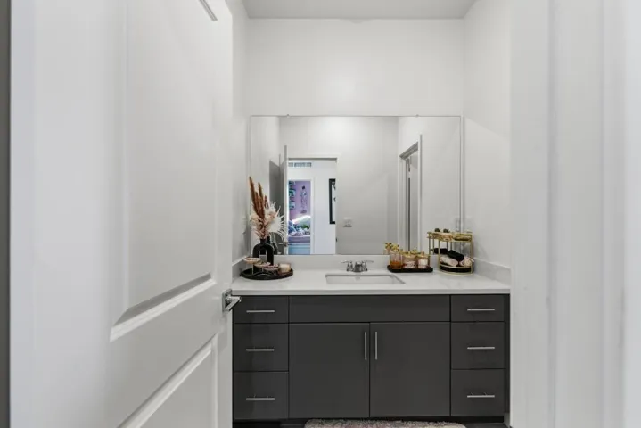 Bathroom 2 Bedroom Wing