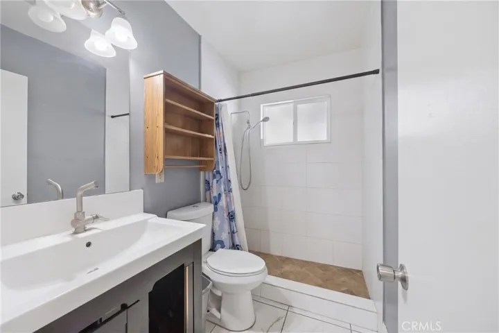 Unit C Bathroom