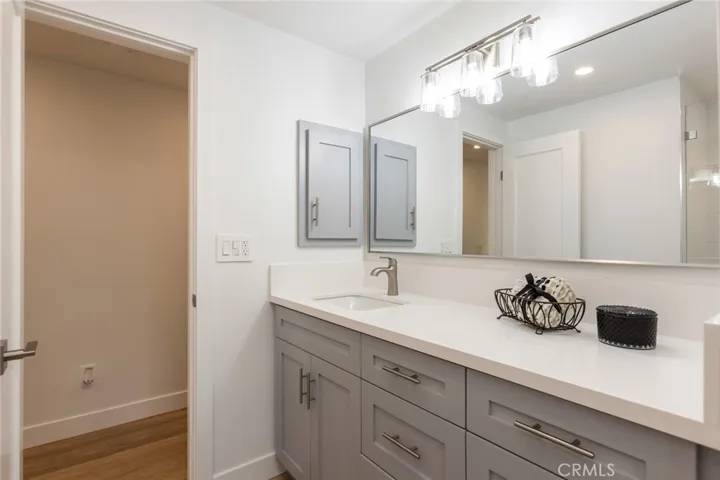 full shared bathroom