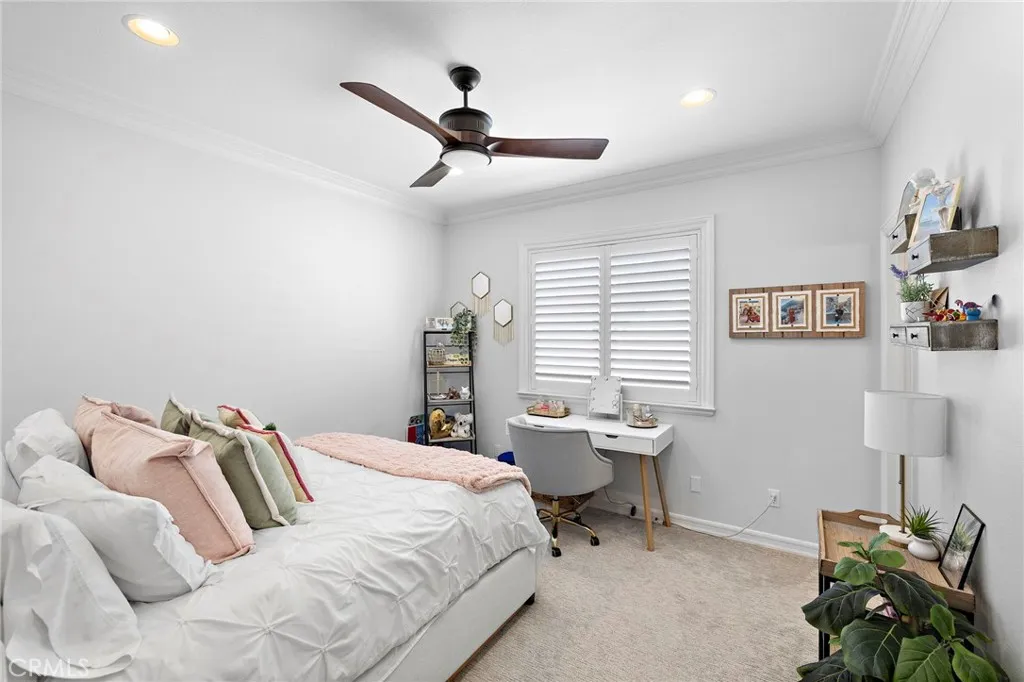 secondary bedroom - up
