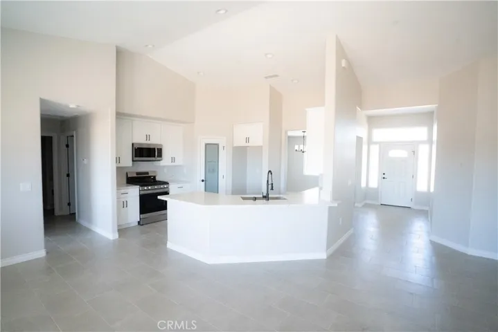 11441 5th Ave, Hesperia, California 92345