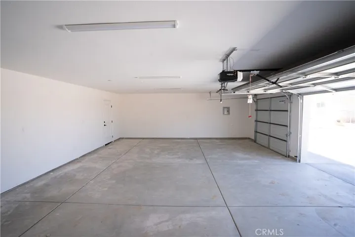 11441 5th Ave, Hesperia, California 92345