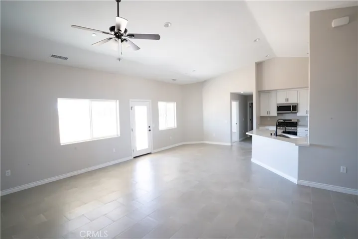 11441 5th Ave, Hesperia, California 92345