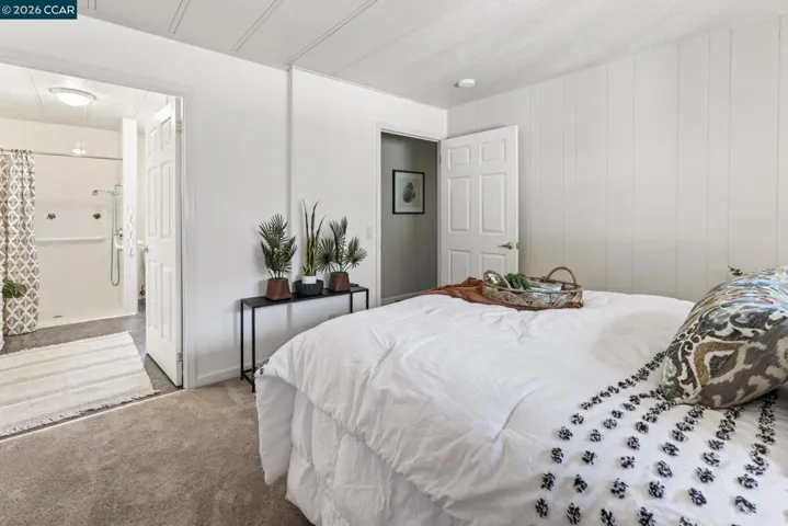 Spacious & Large Closets