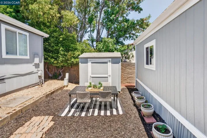 Room to Dine & Garden