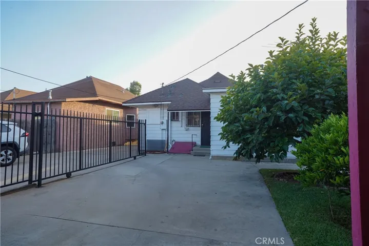 Drive in gate entry