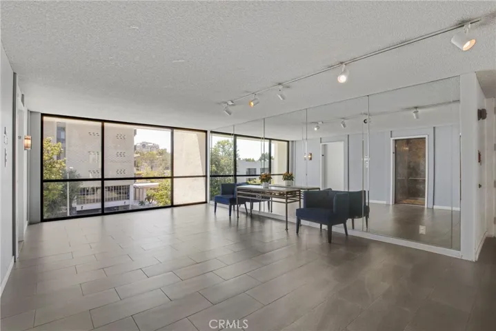 1340 S Beverly Glen 211, Los Angeles, California 90024
