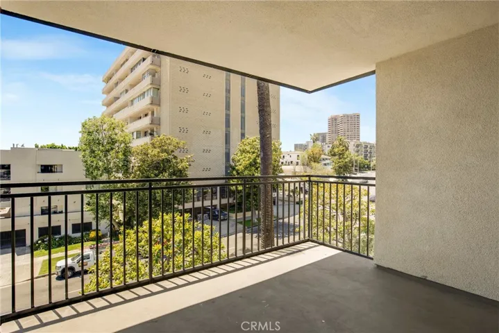 1340 S Beverly Glen 211, Los Angeles, California 90024