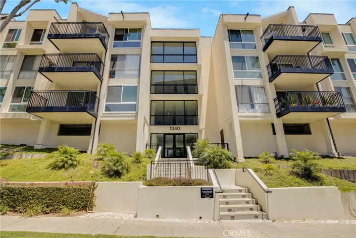 1340 S Beverly Glen 211, Los Angeles, California 90024