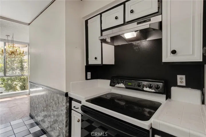 1340 S Beverly Glen 211, Los Angeles, California 90024