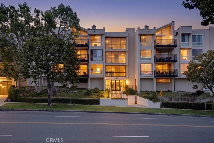 1340 S Beverly Glen 211, Los Angeles, California 90024