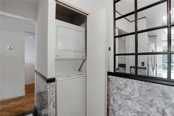 1340 S Beverly Glen 211, Los Angeles, California 90024