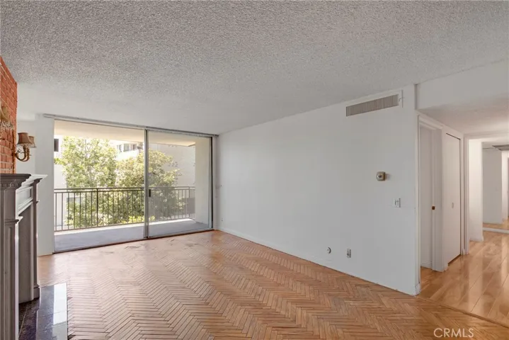 1340 S Beverly Glen 211, Los Angeles, California 90024