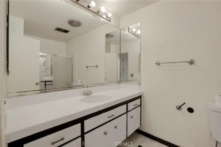 1340 S Beverly Glen 211, Los Angeles, California 90024