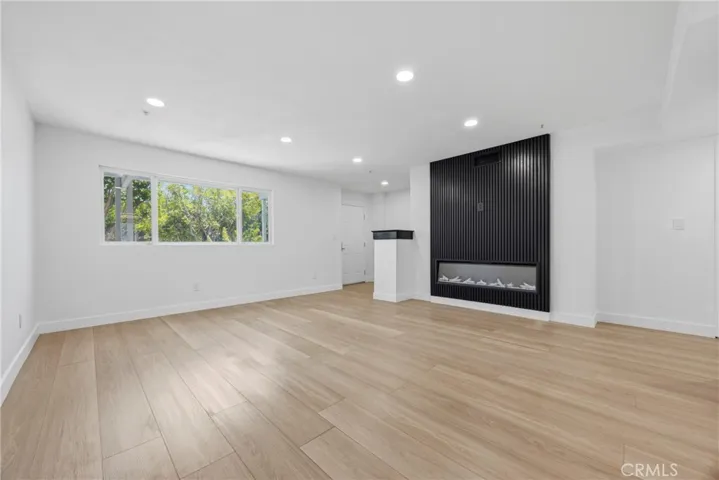 645 W Regent, Inglewood, California 90301