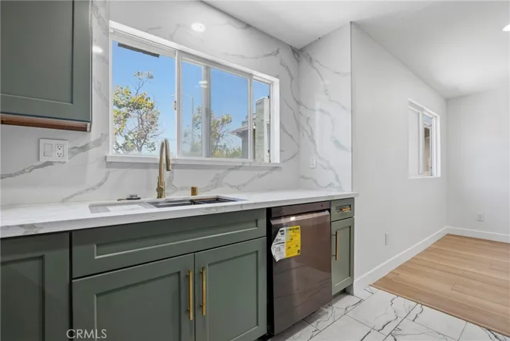 645 W Regent, Inglewood, California 90301