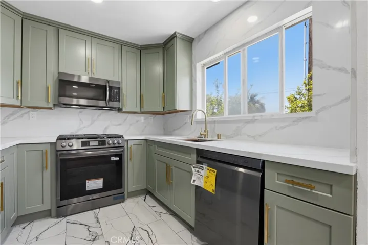 645 W Regent, Inglewood, California 90301