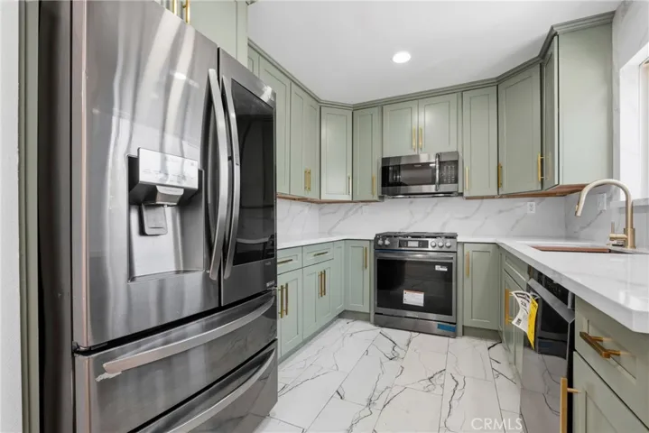 645 W Regent, Inglewood, California 90301
