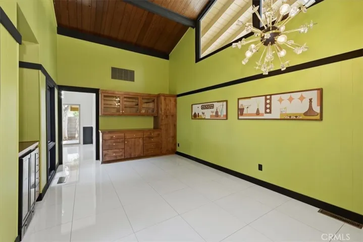 5813 Old Ranch, Riverside, California 92504