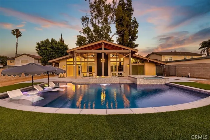 5813 Old Ranch, Riverside, California 92504