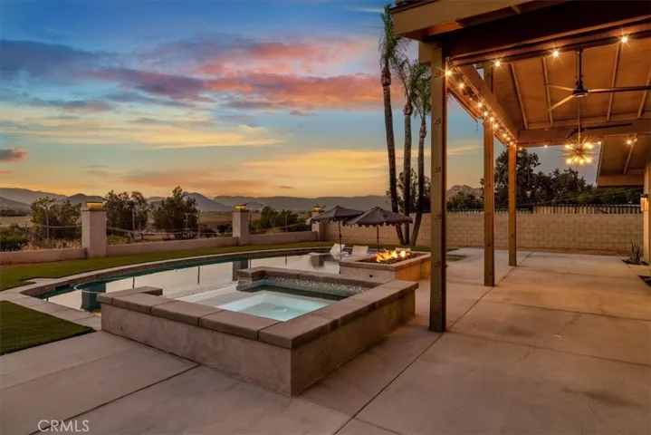 5813 Old Ranch, Riverside, California 92504