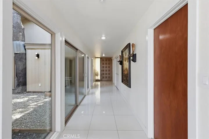 5813 Old Ranch, Riverside, California 92504