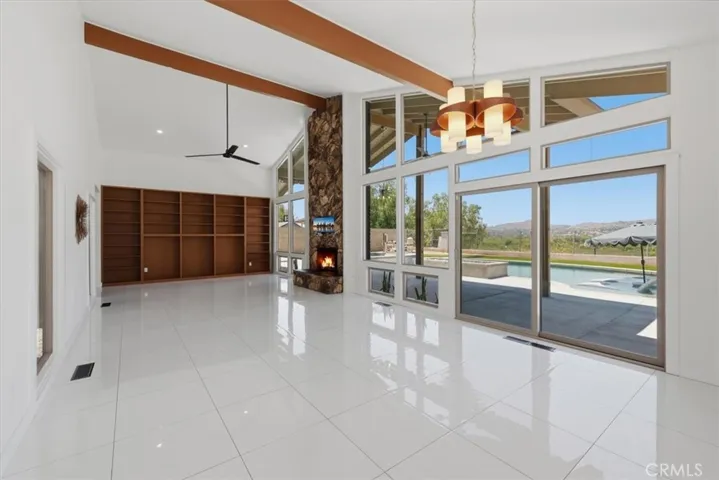 5813 Old Ranch, Riverside, California 92504