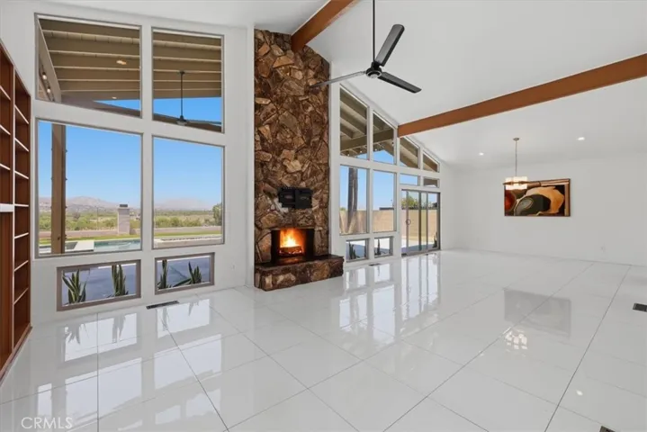 5813 Old Ranch, Riverside, California 92504